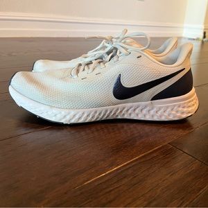 Men’s Nikes Size 11.5